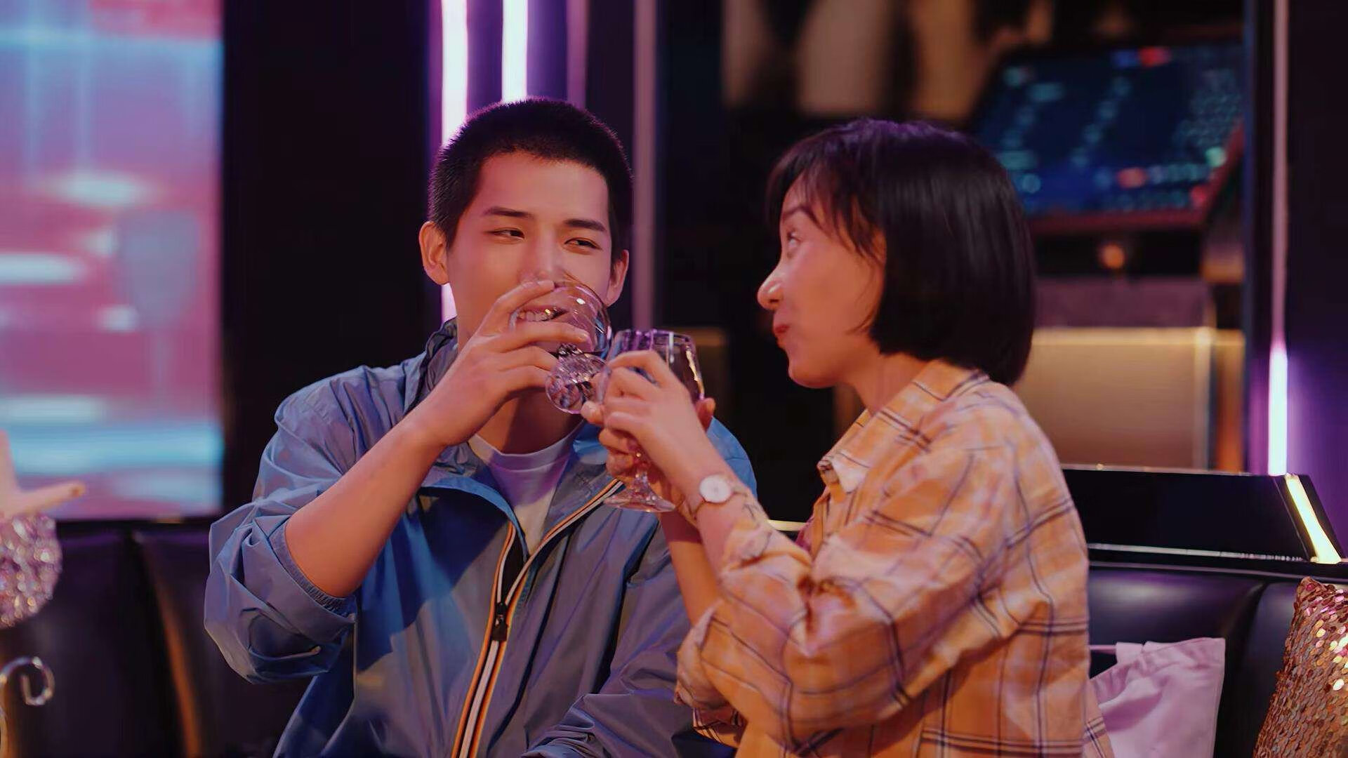 伊朗获“最佳球迷组织奖”,现场波斯鼓声震雪原,伊朗队金牌